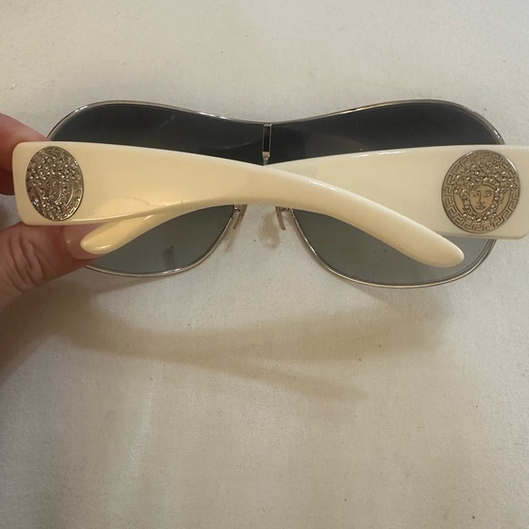 Versace Sunglasses - Picture 4 of 7